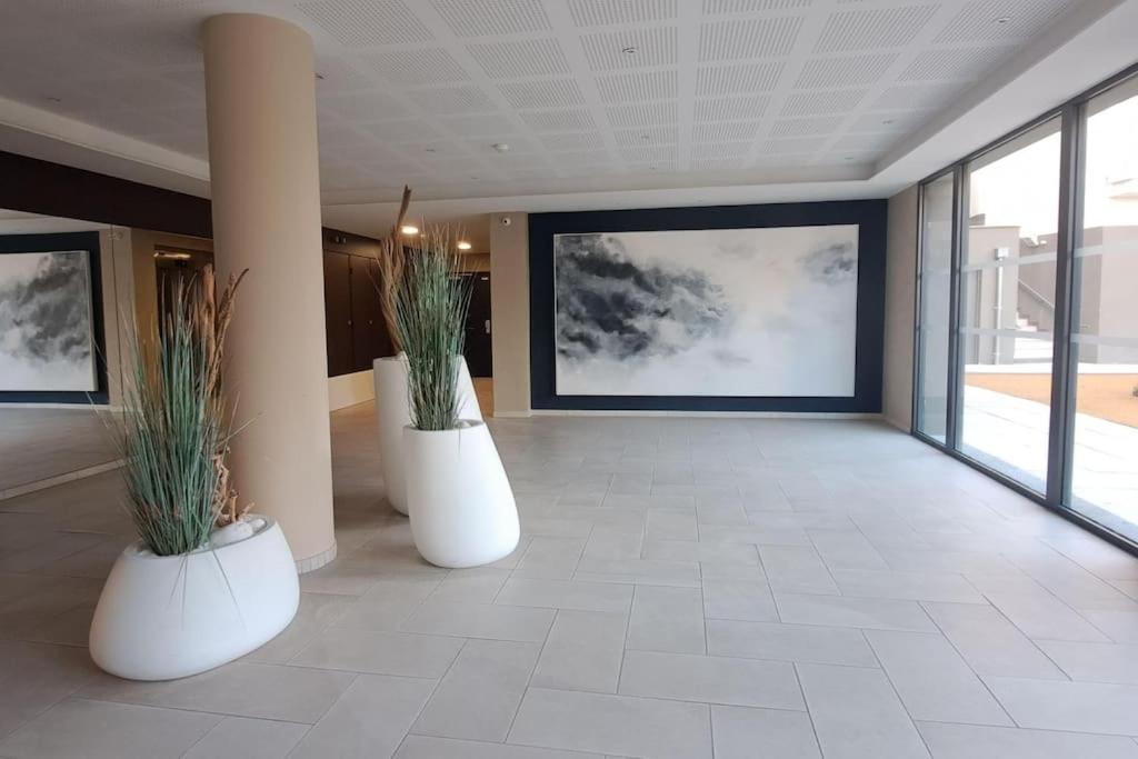 T2 Charmant, Spacieux Parking Prive Tram Et Metro Apartamento *