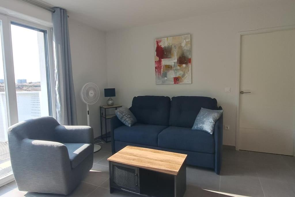 T2 Charmant, Spacieux Parking Prive Tram Et Metro Apartment *